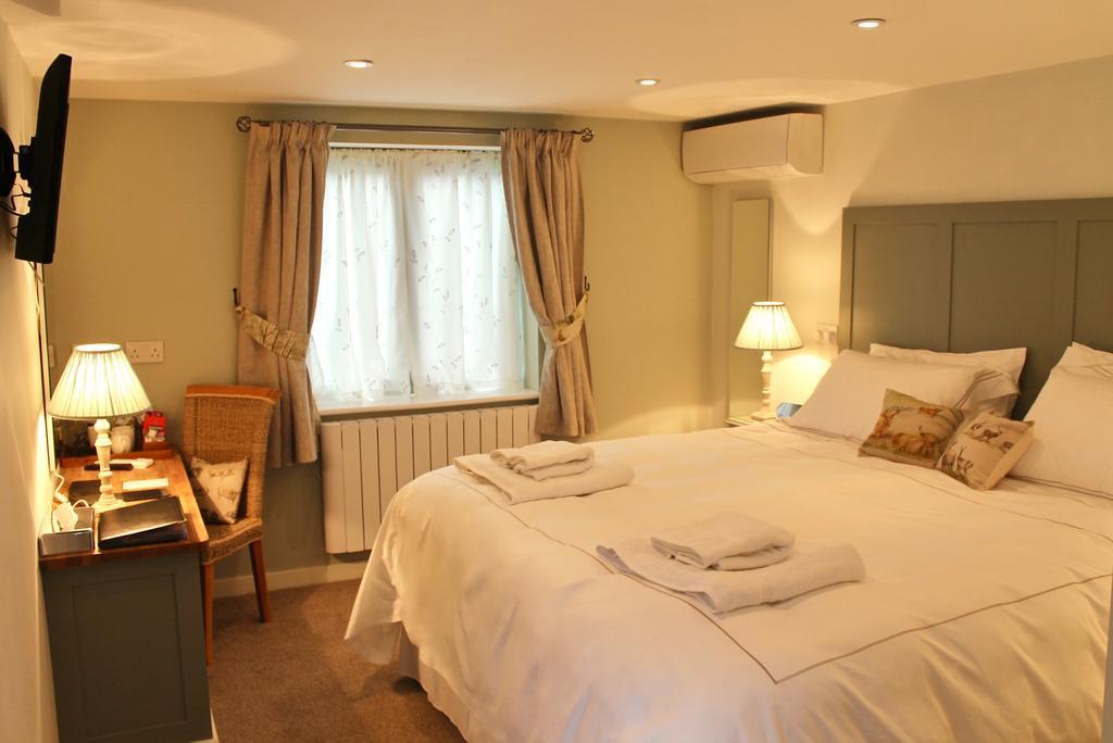 The Barn Hotell Monk Fryston Exteriör bild
